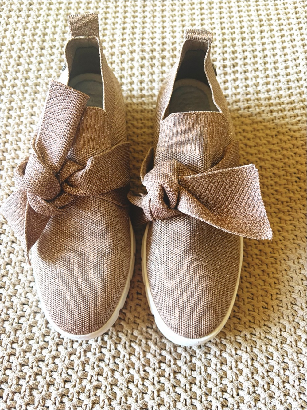 Bernie mev. Slip on bow shoes